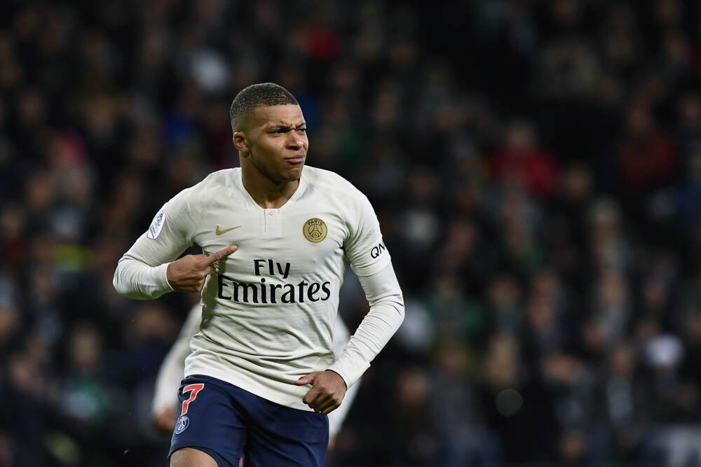 《疯狂动物城2》成中国首部观影人次破亿进口片;时隔10年《情圣》系列新...